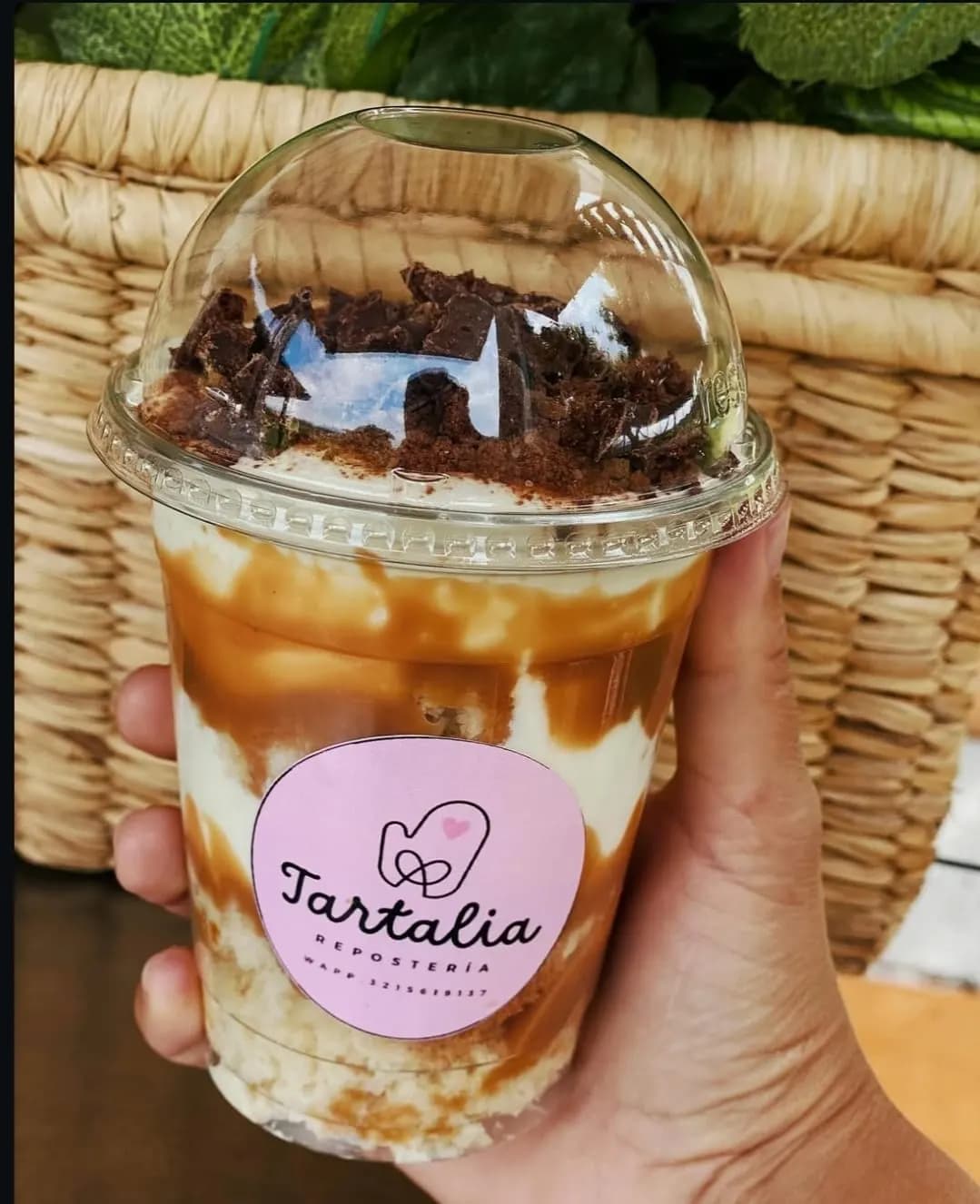 Vasito de chocolate y caramelo Tartalia Repostería